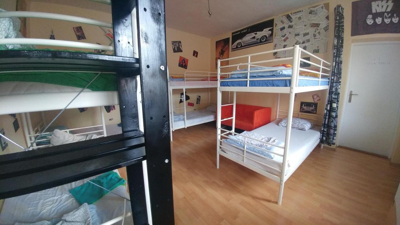 Ruta 80 Hostel Brno Exterior photo